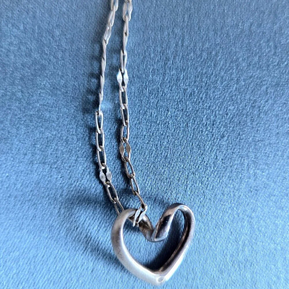 Sterling silver heart pendant - Picture 5 of 6